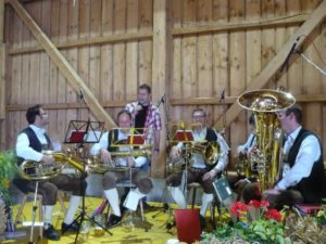 02.06.2011: Frühschoppen der Landjugend mit den Durstigen Bläsern